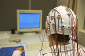 Measuring brain connectivity after magnetic stimulation - Photo: ©iStock/fotografixx
