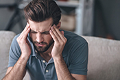 Migraine genetically linked to other health conditions - Photo: iStock/g-stockstudio