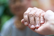 Early palliative care may help avert unhelpful chemotherapy  - Photo: ©iStock/Pornpak Khunatorn