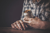 PTSD avoidance symptoms linked to alcohol cravings