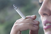 Cigarette smoke makes lung infection bacteria more dangerous - Photo: ©iStock/bagi1998