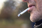 Smoking linked to higher prostate cancer mortality - Photo: ©iStock/sanjagrujic